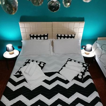 Casacasetta Suite Appartamento Indipendente ตารันโต ภายนอก รูปภาพ